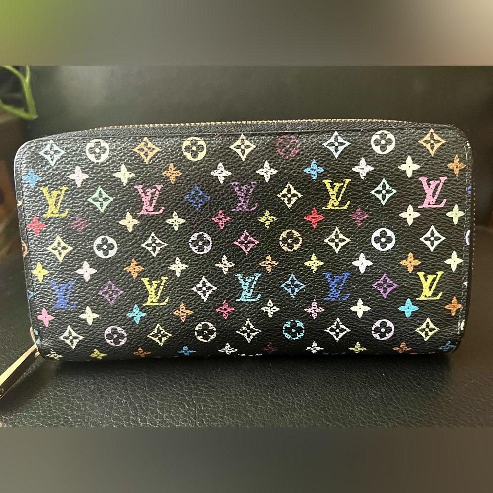 GUC Louis Vuitton Black Murakami, Purple Interior Zip around long wallet